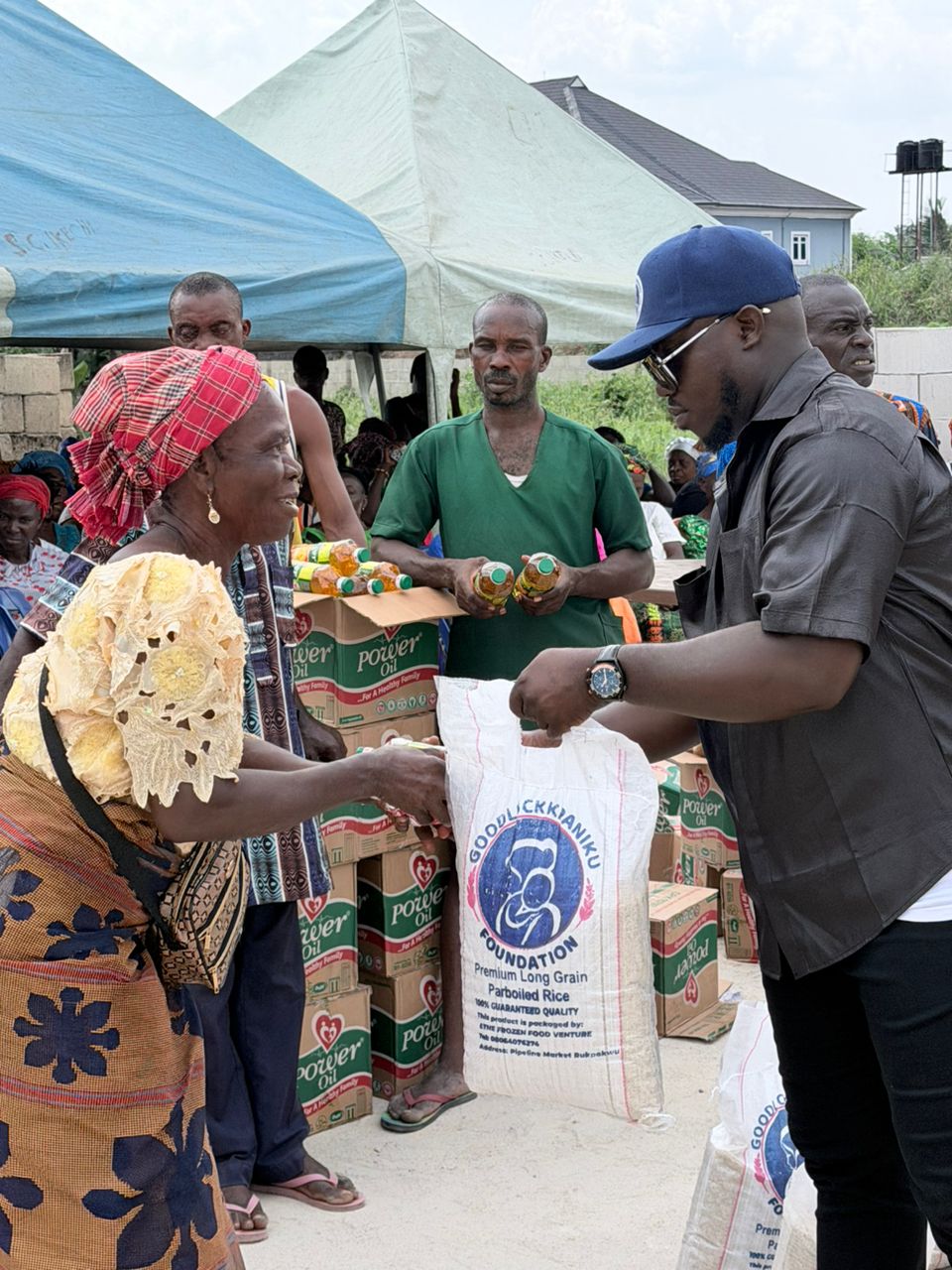 Bags of rice distribution